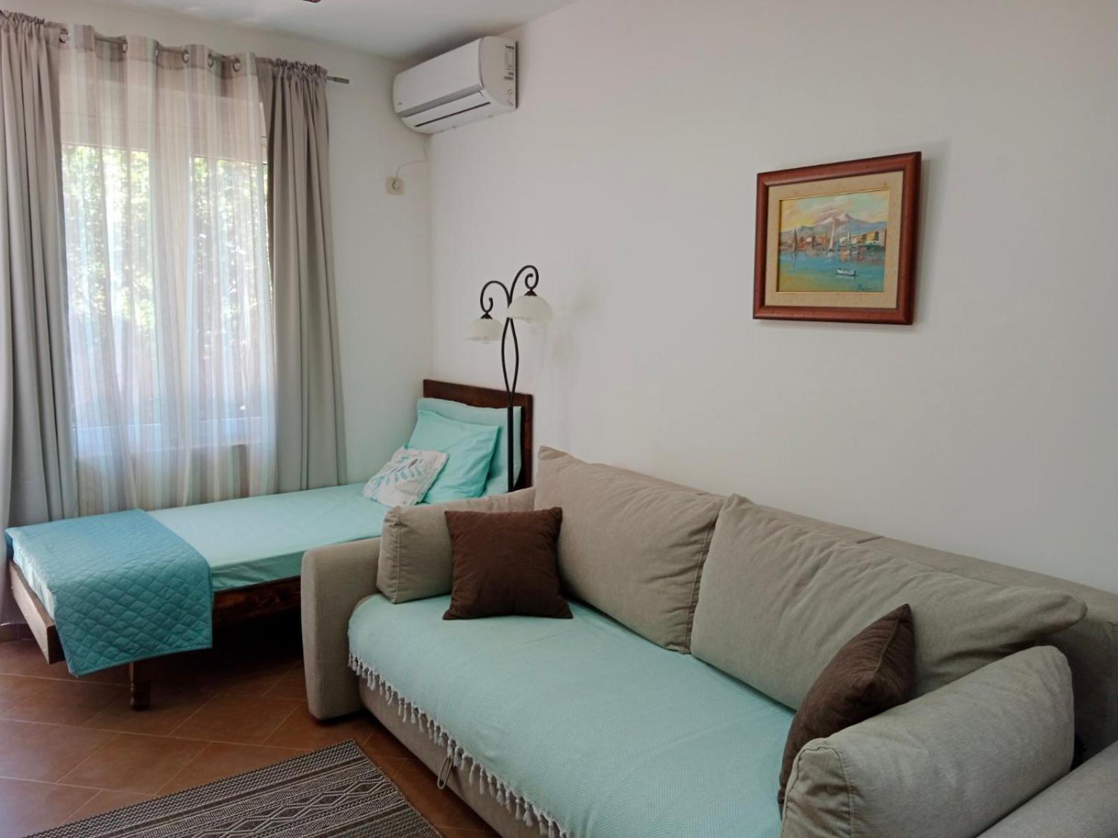 Mirta Apartments Family Farm Budva Exterior photo